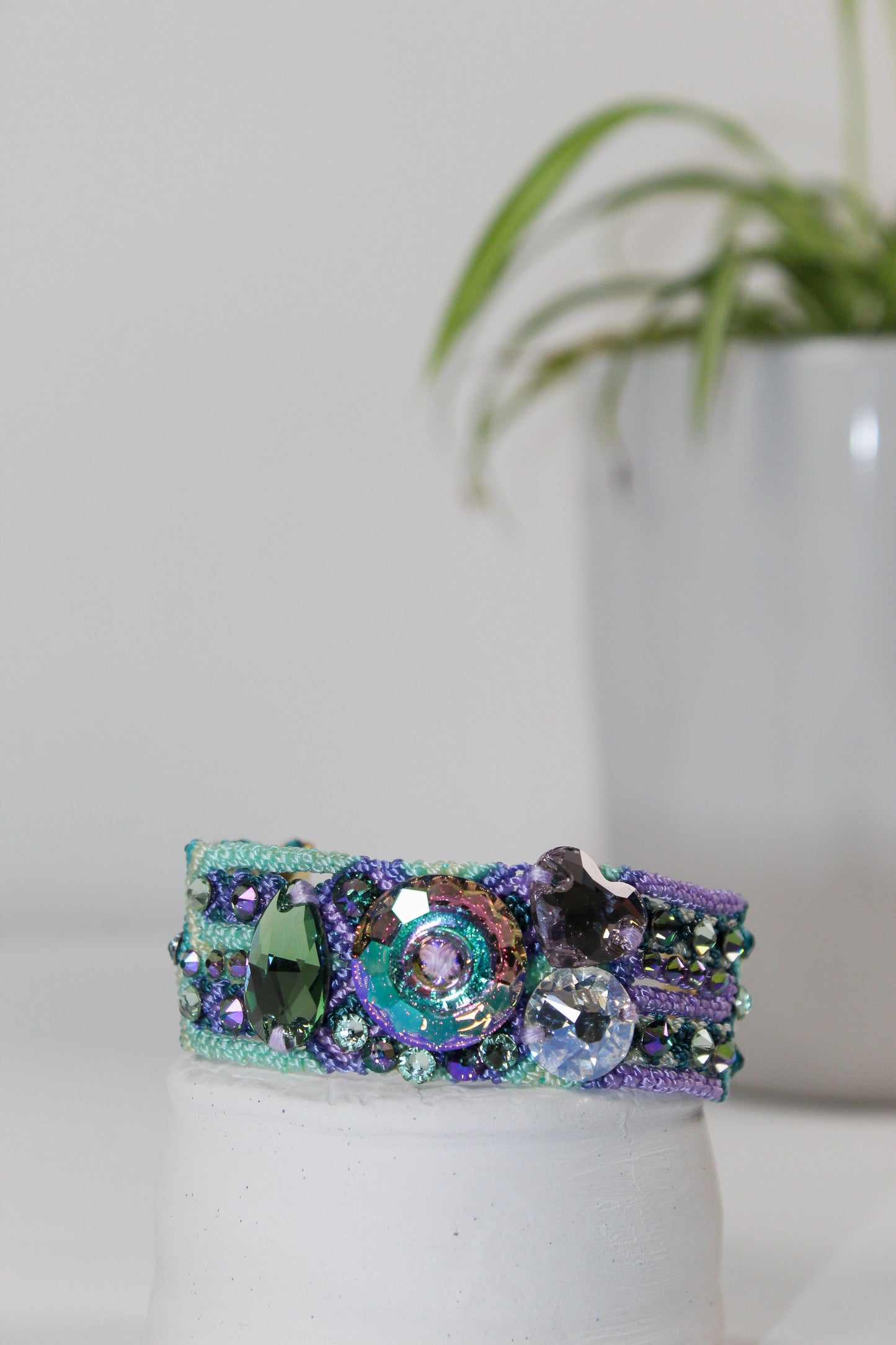 Handmade Bracelet with Swarovski Crystals-Botones